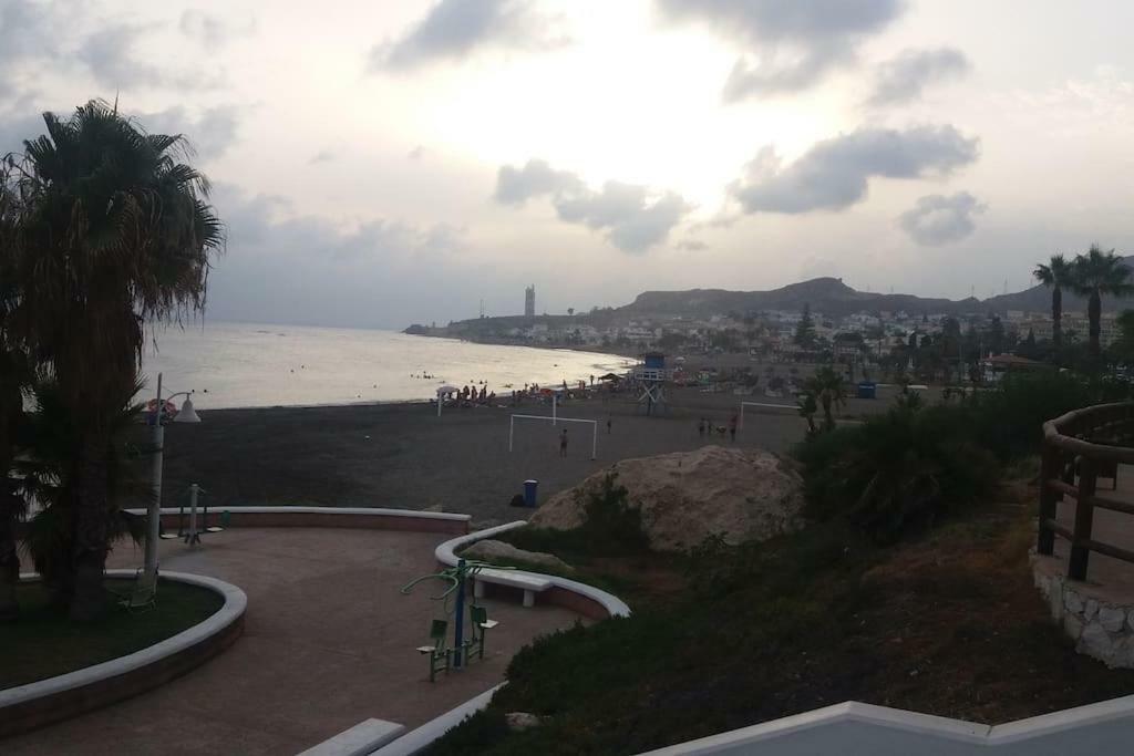 Апартаменты Primera Linea De Playa. Magnifica Urbanizacion La Cala Del Moral Экстерьер фото